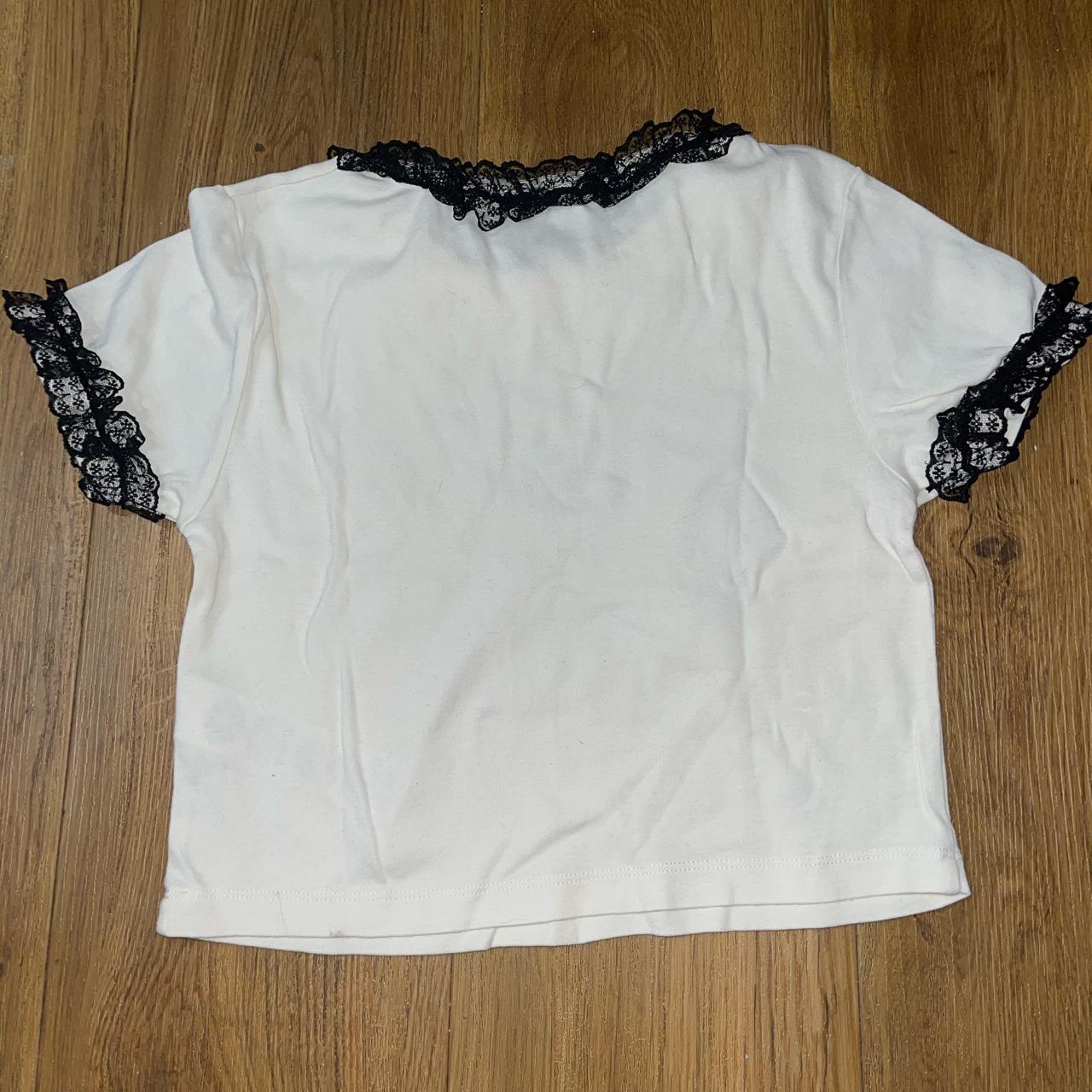 Cute off white printed cropped top from New Girl... - Depop