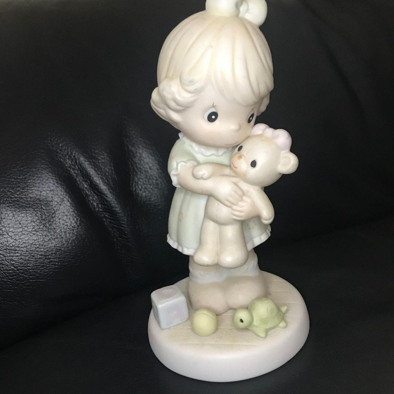 Precious Moments Loving shops 1993 members only figurine