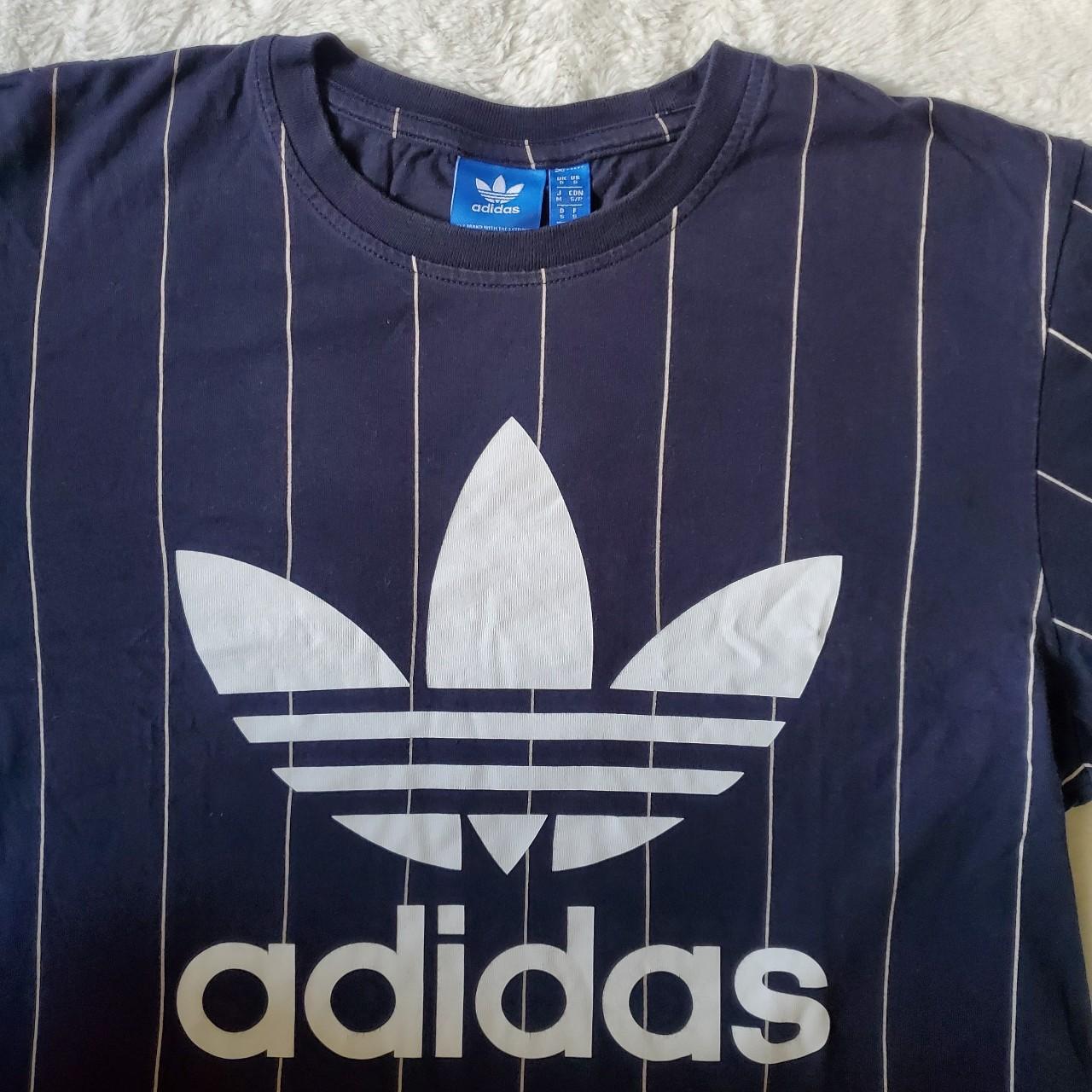 Adidas Originals Men's Navy and White T-shirt | Depop