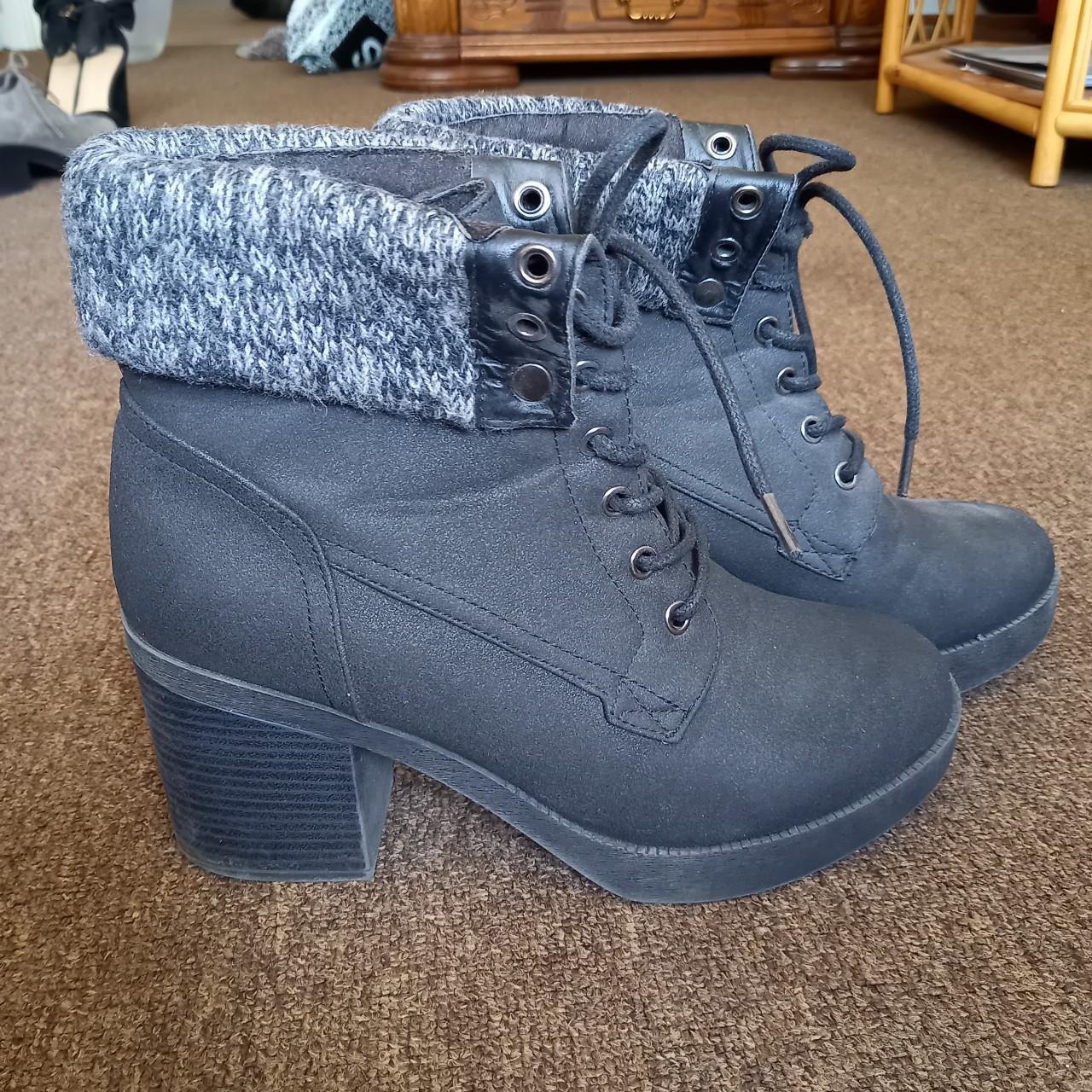 New Look Women's Black Boots Depop