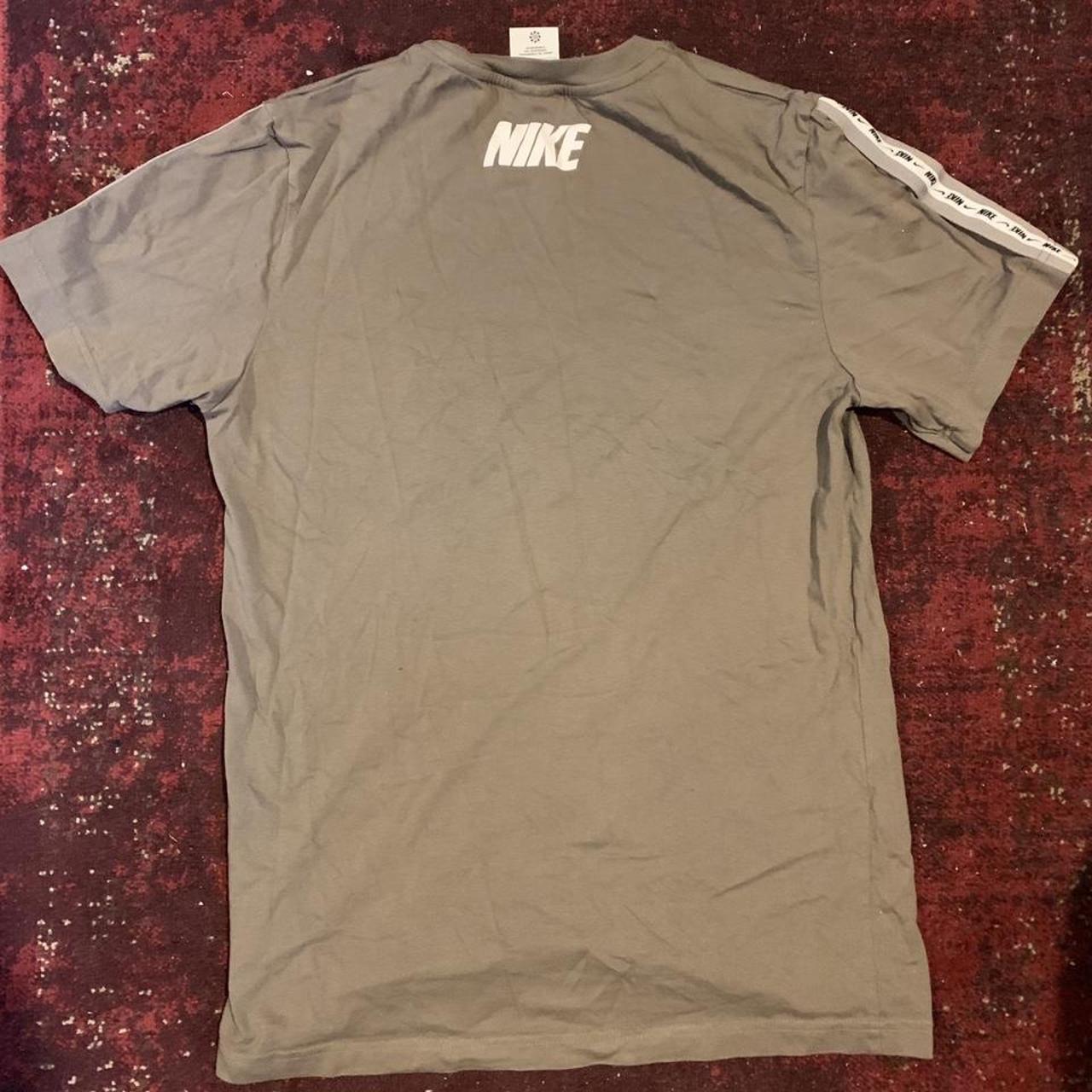 Nike Men's Grey T-shirt | Depop