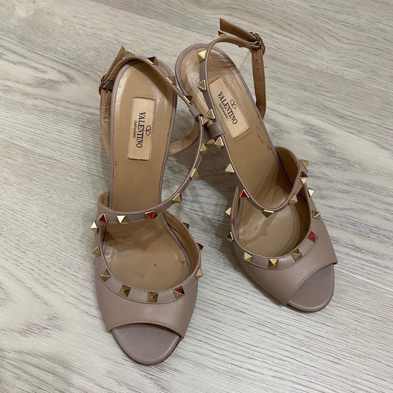 Valentino Garavani Rockstud blush sandals Heel... - Depop