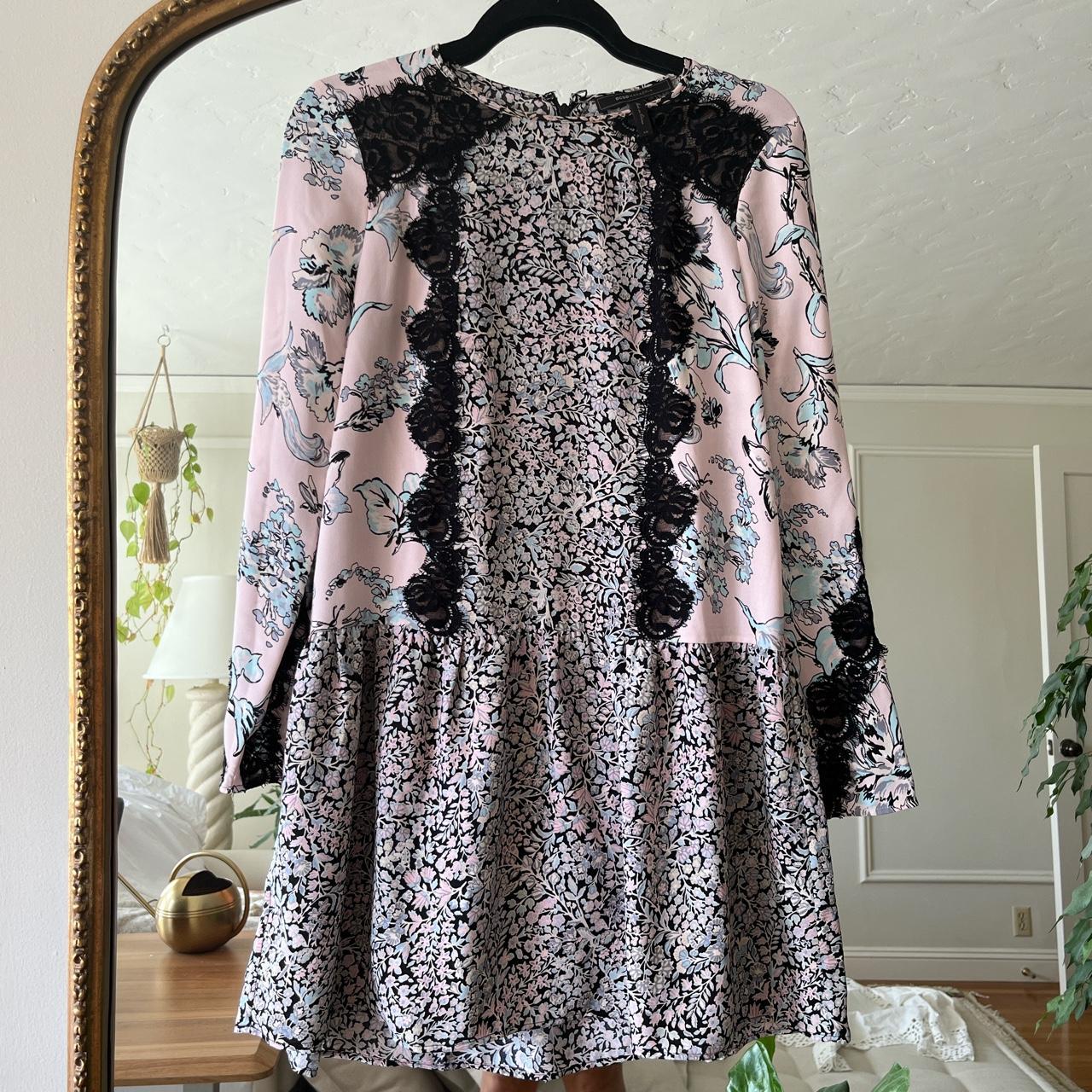 BCBG Max Azria floral mini dress Perfect for a Depop