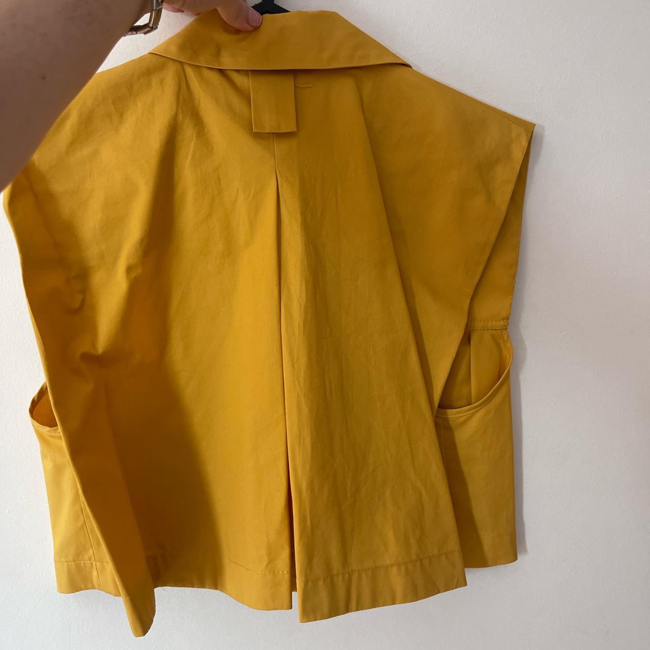 Zara Women's Yellow and Cream Croptop Depop