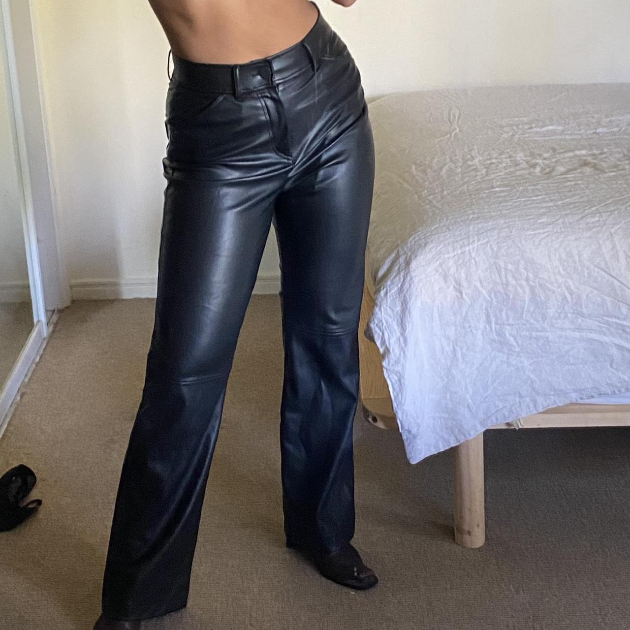 Women's Black Trousers | Depop