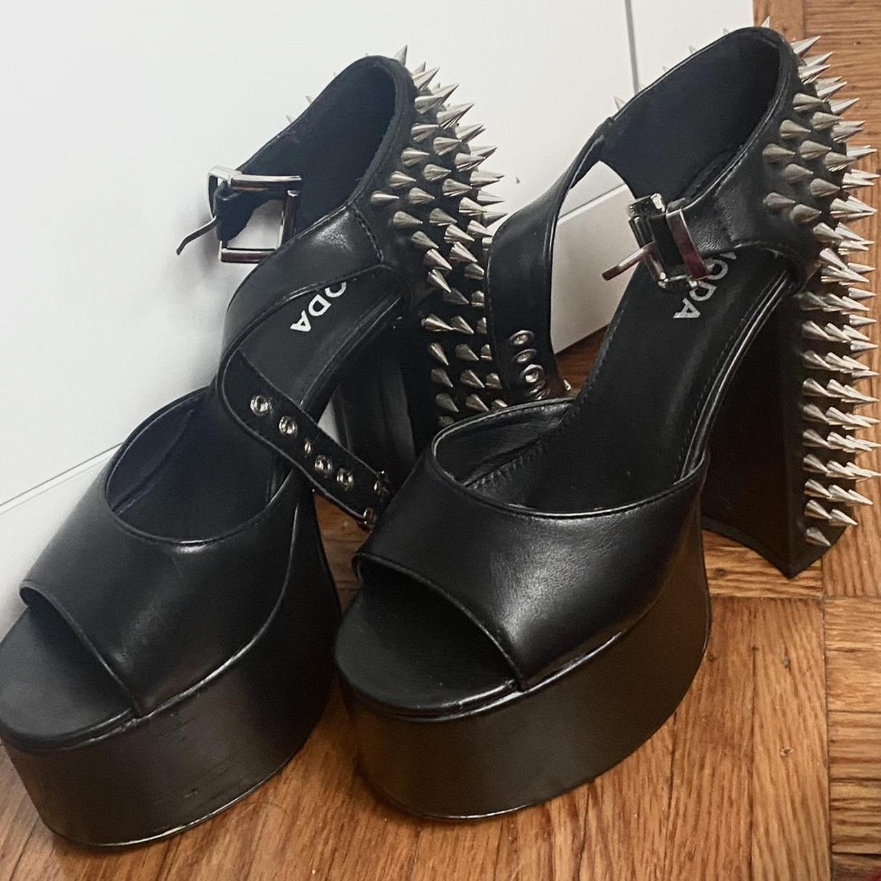 Lamoda Women's Black Courts | Depop