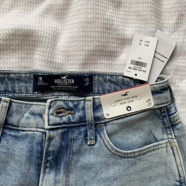Hollister mom jeans with adjustable built-in denim - Depop