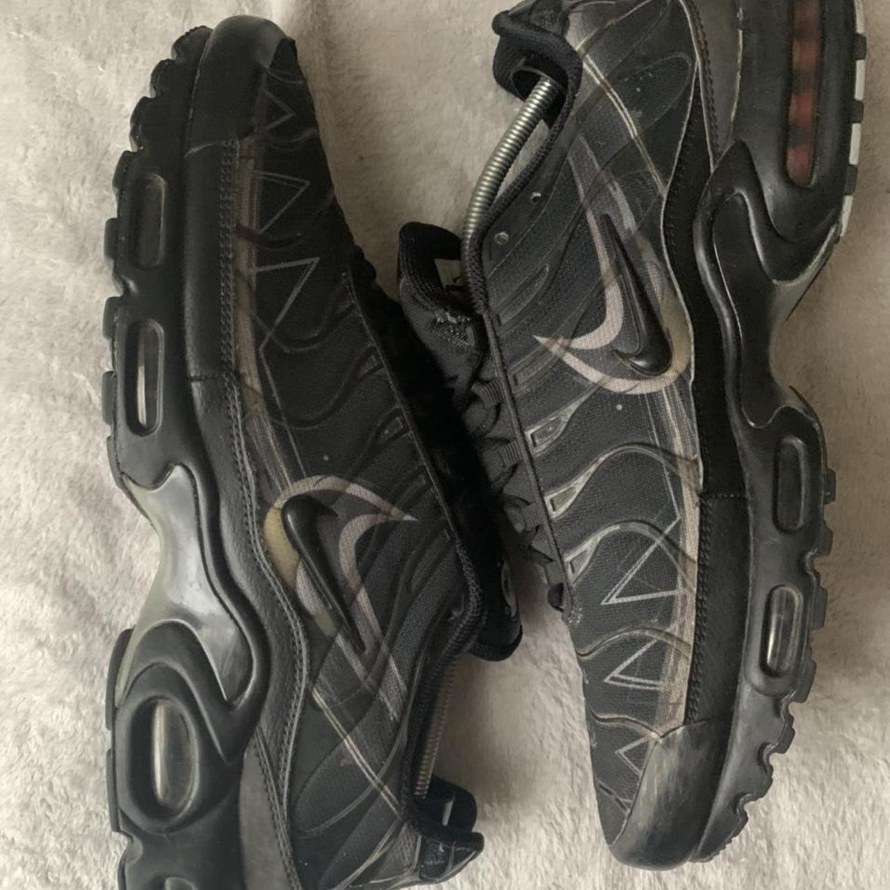 nike air max plus la requin black