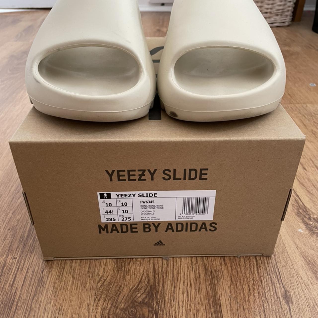 Yeezy Men's Cream Slides (3)