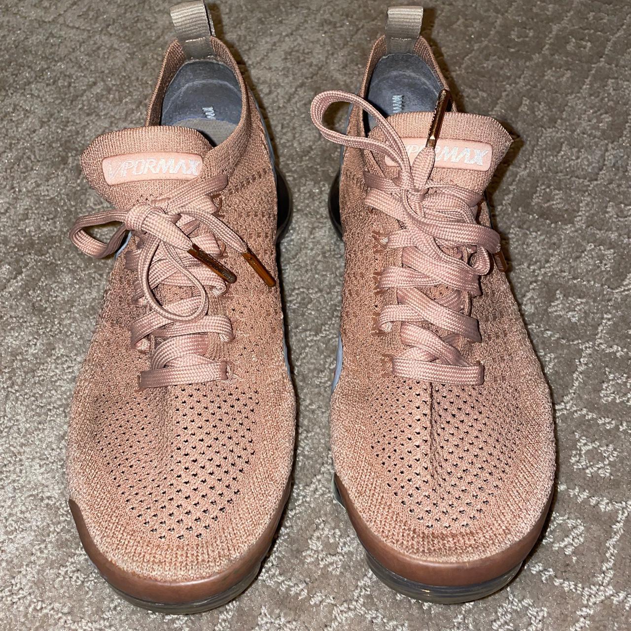 Rose gold nike outlet flyknit