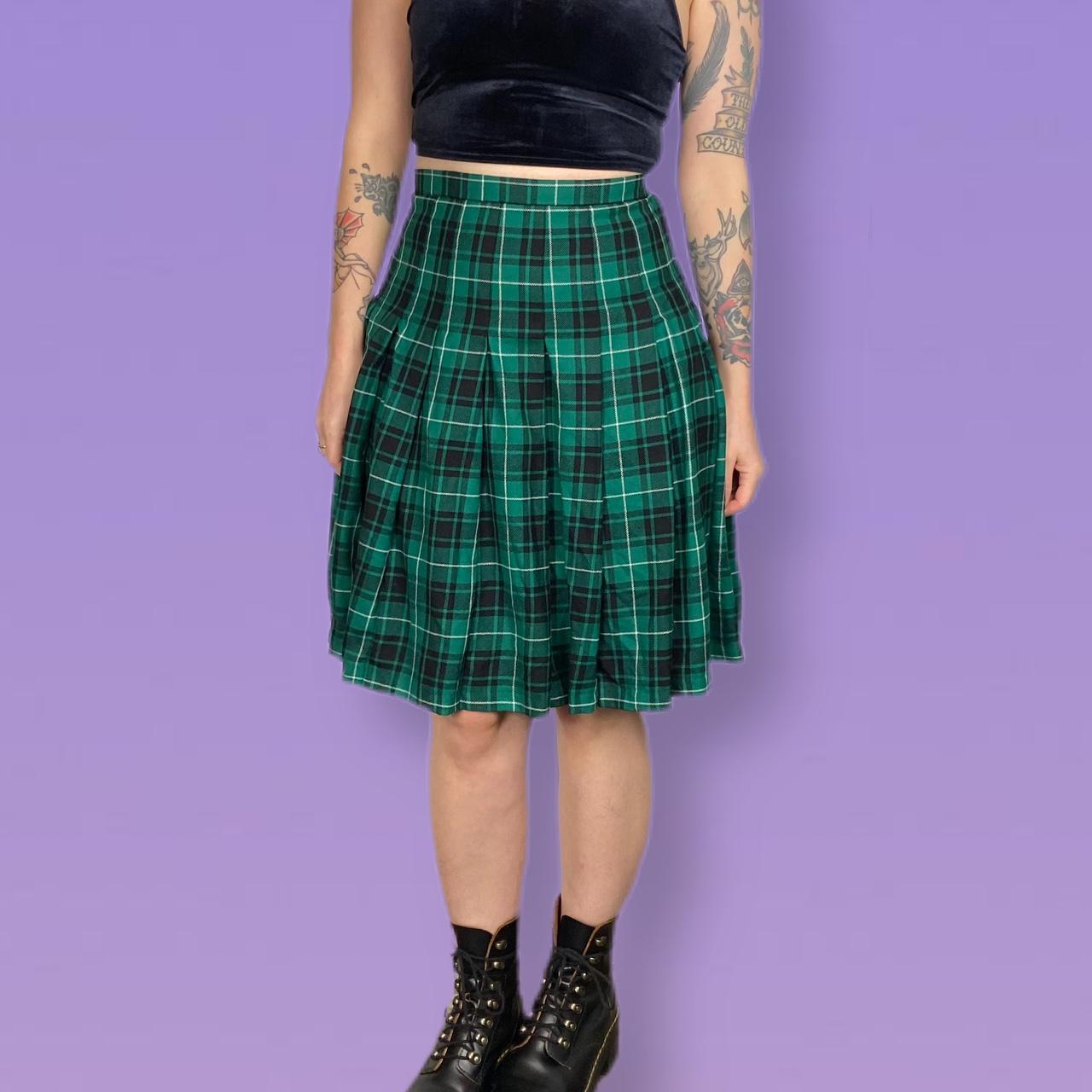 Product Image 2 - Green plaid skirt by Pendleton!