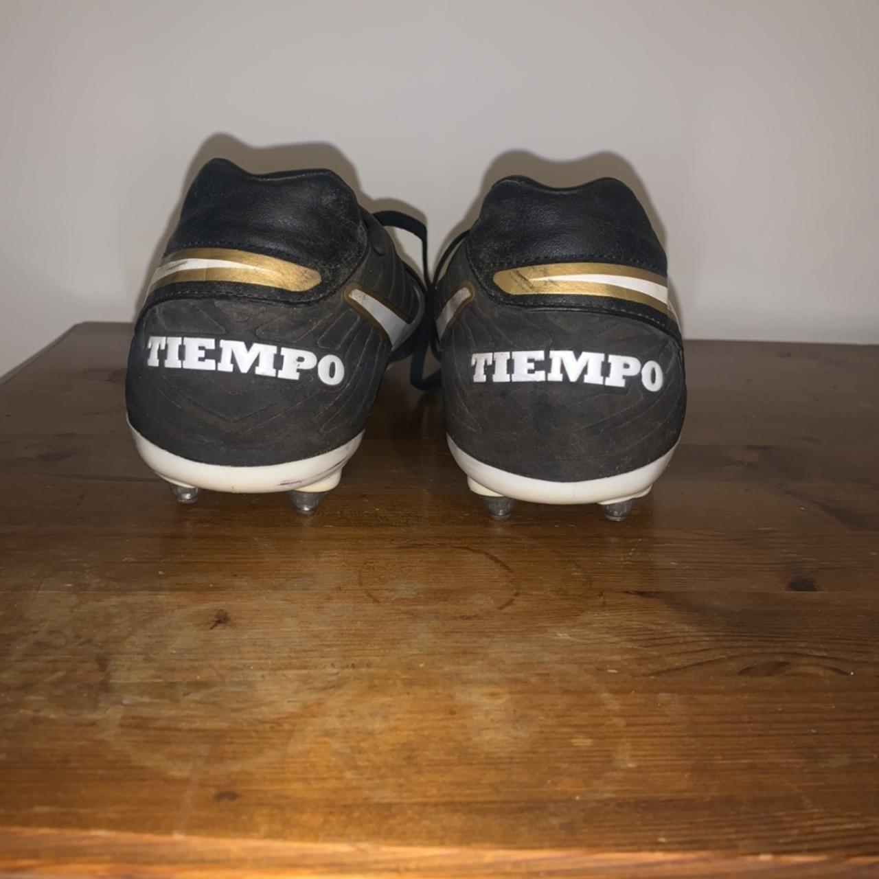 tiempo studs