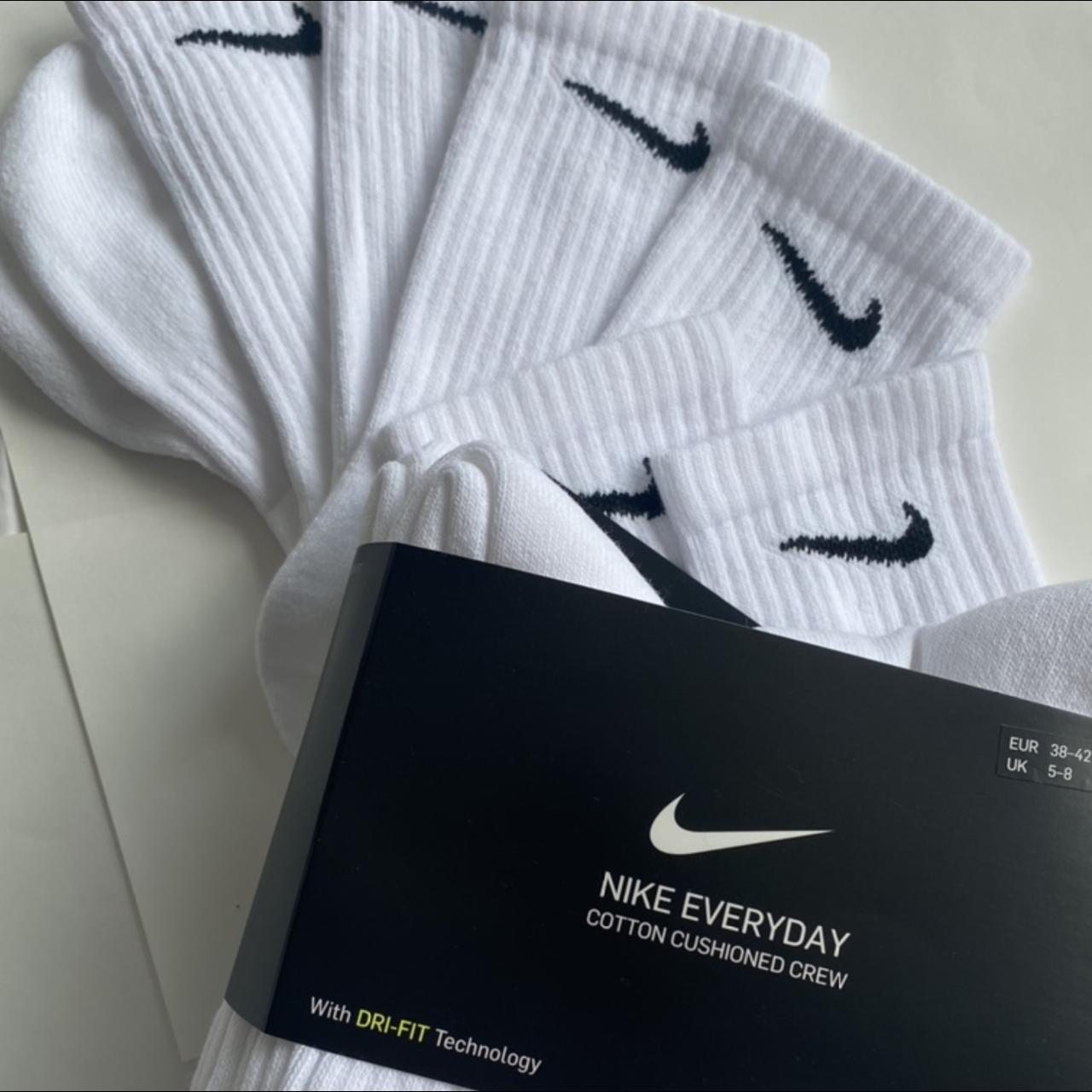 ladies white nike trainer socks