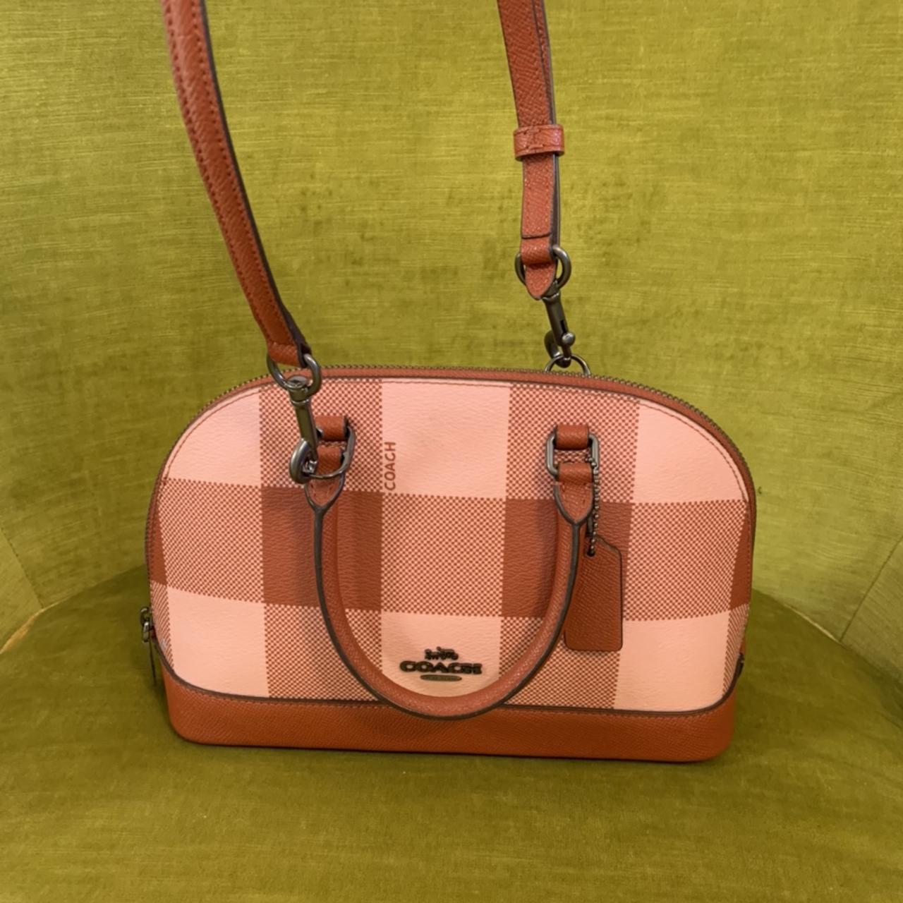 NWOT HOT PINK AUTHENTIC COACH BAG for Sale in Sacramento, CA - OfferUp
