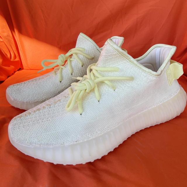 Yeezy v2 cream white real vs vintage fake