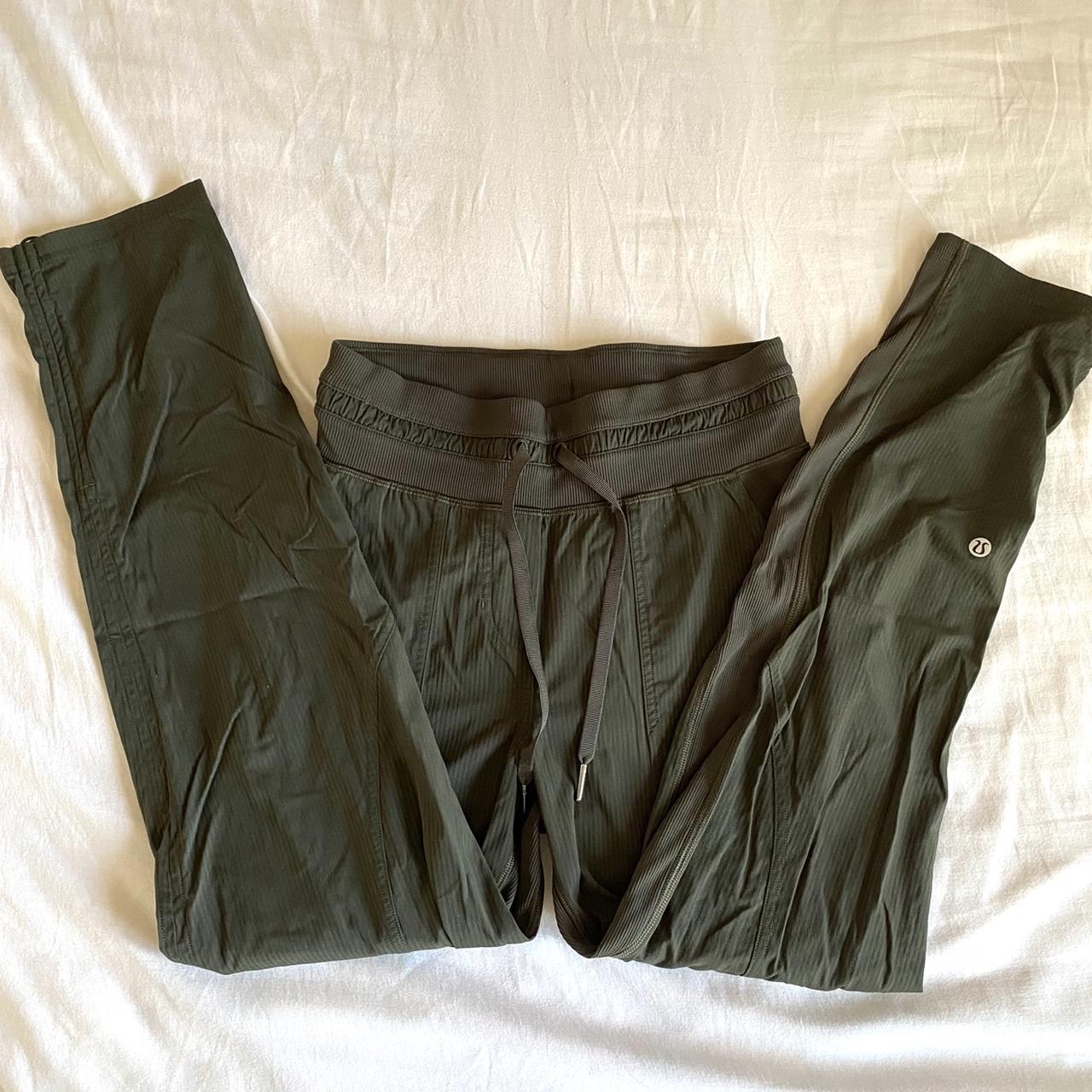 Lululemon green online joggers