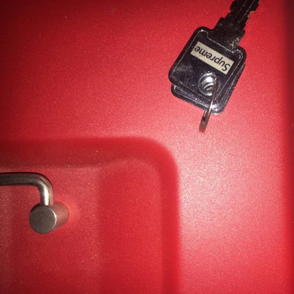 Supreme Lock box ~ FW17, Quite Rare, and soo hype....