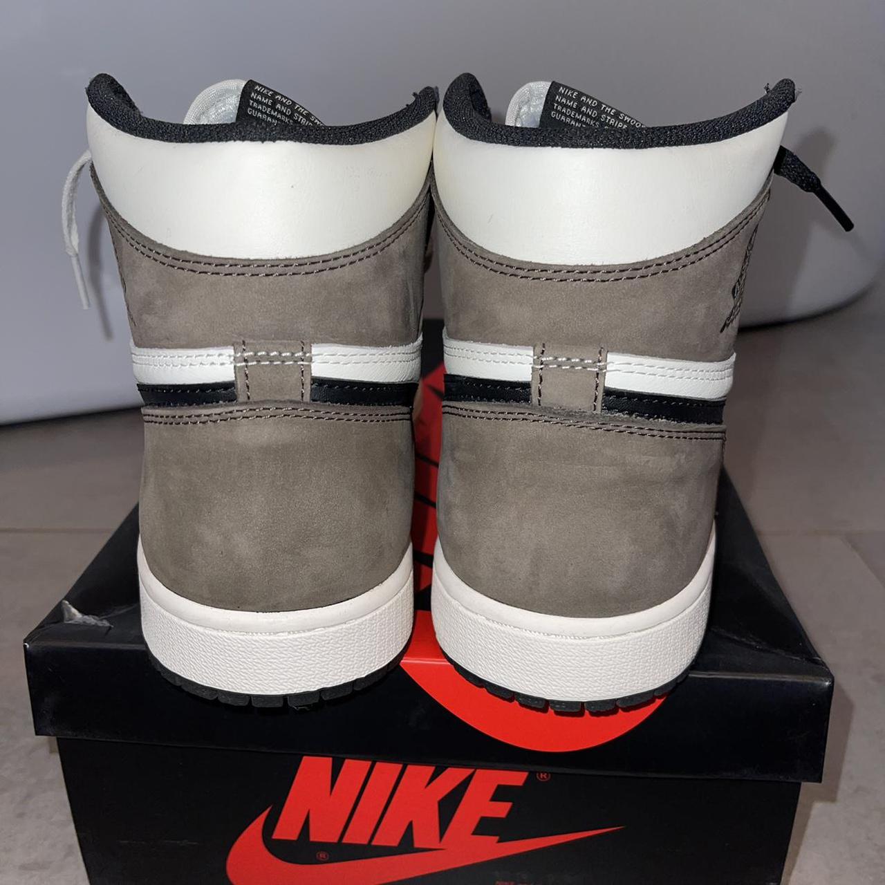 Nike Men's White and Brown Trainers (3)