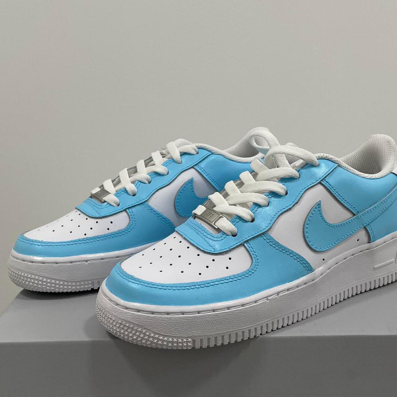 Baby blue cheap nikes womens