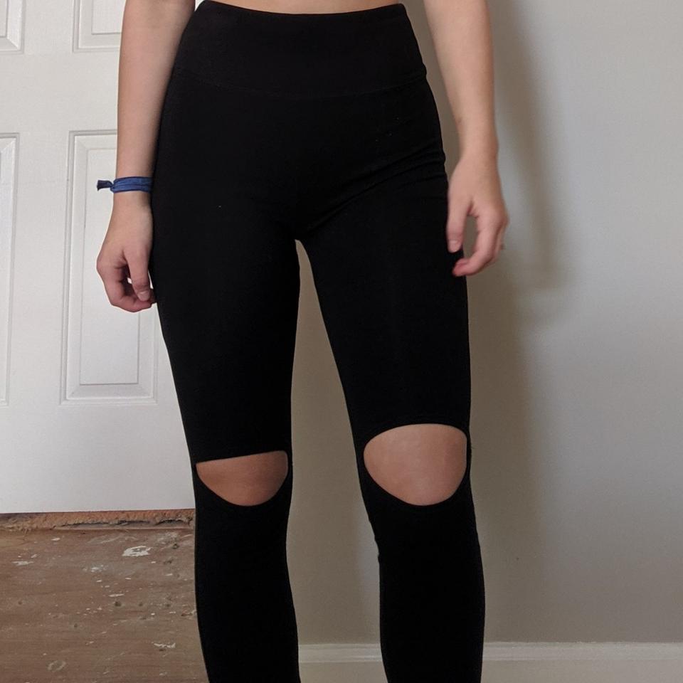 CALIA black capri leggings •the tag was ripped out, - Depop