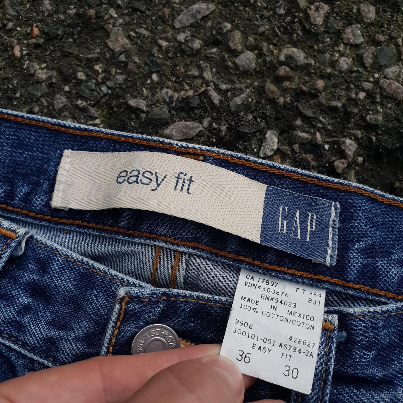 Vintage 90s Gap Easy Fit baggy/loose fit blue jeans....