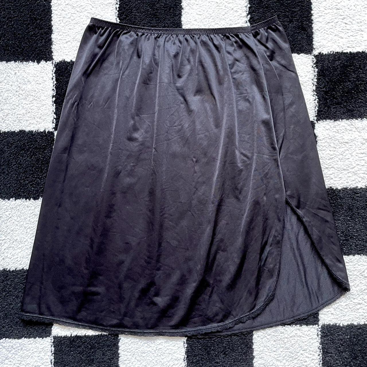 Black skirt hotsell size 20 short