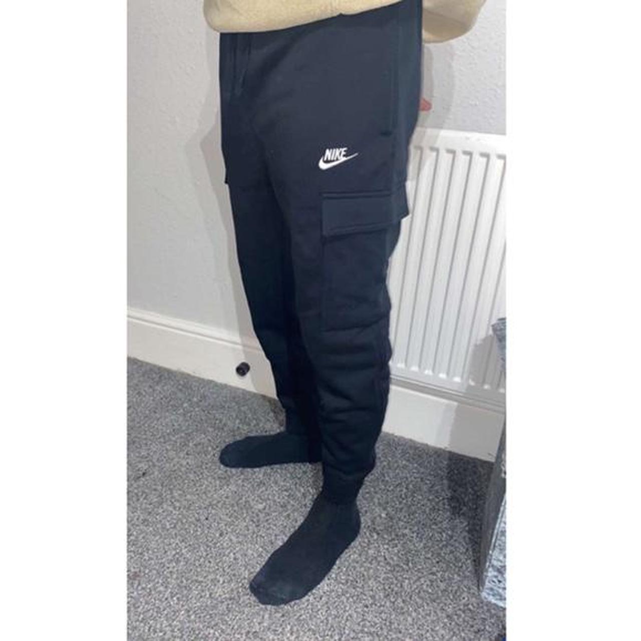 nike club cargo joggers black