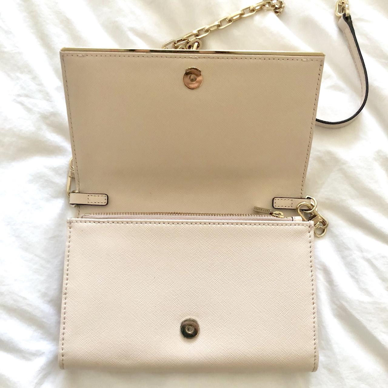 TORY BURCH Robinson Saffiano Envelope Continental - Depop