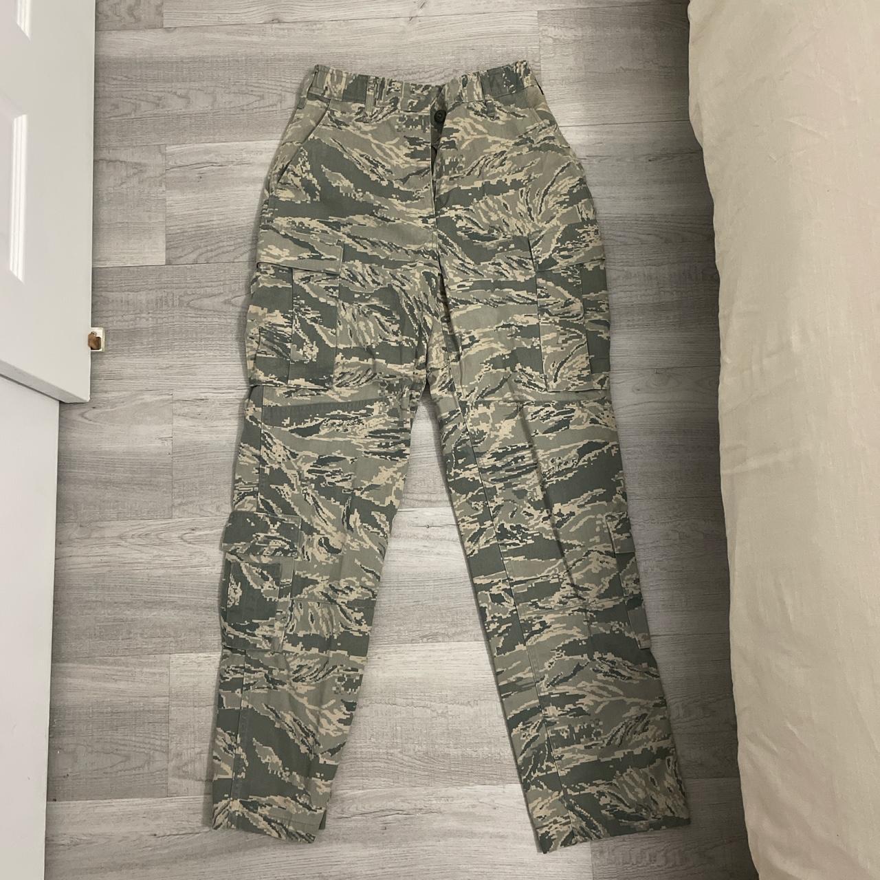 Womens military pants Size 10R Never worn- but... - Depop