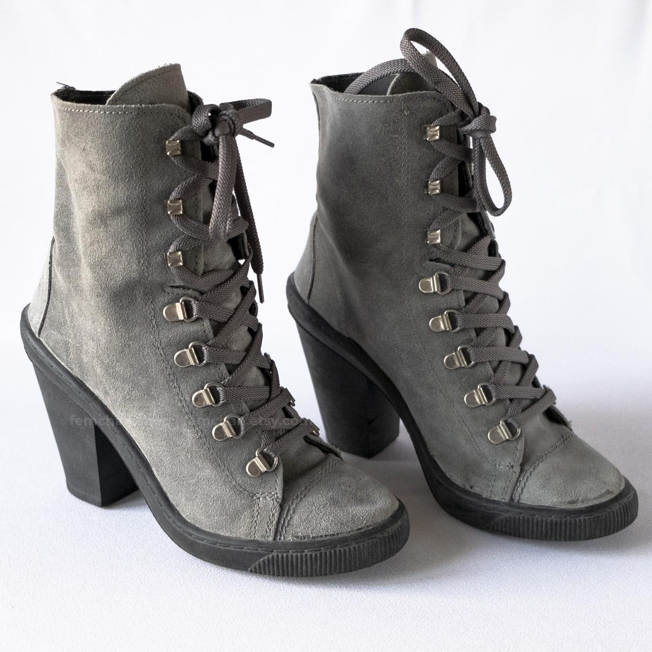 New Look Women's Grey and Black Boots | Depop
