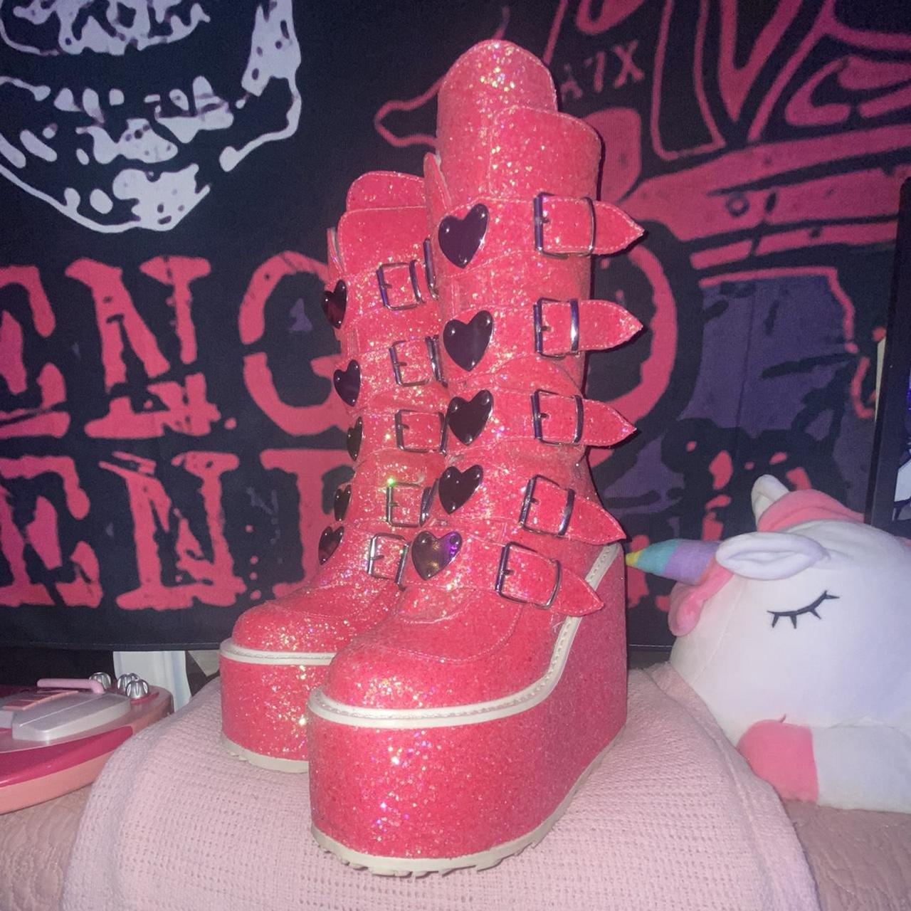 demonia swing 230g pink