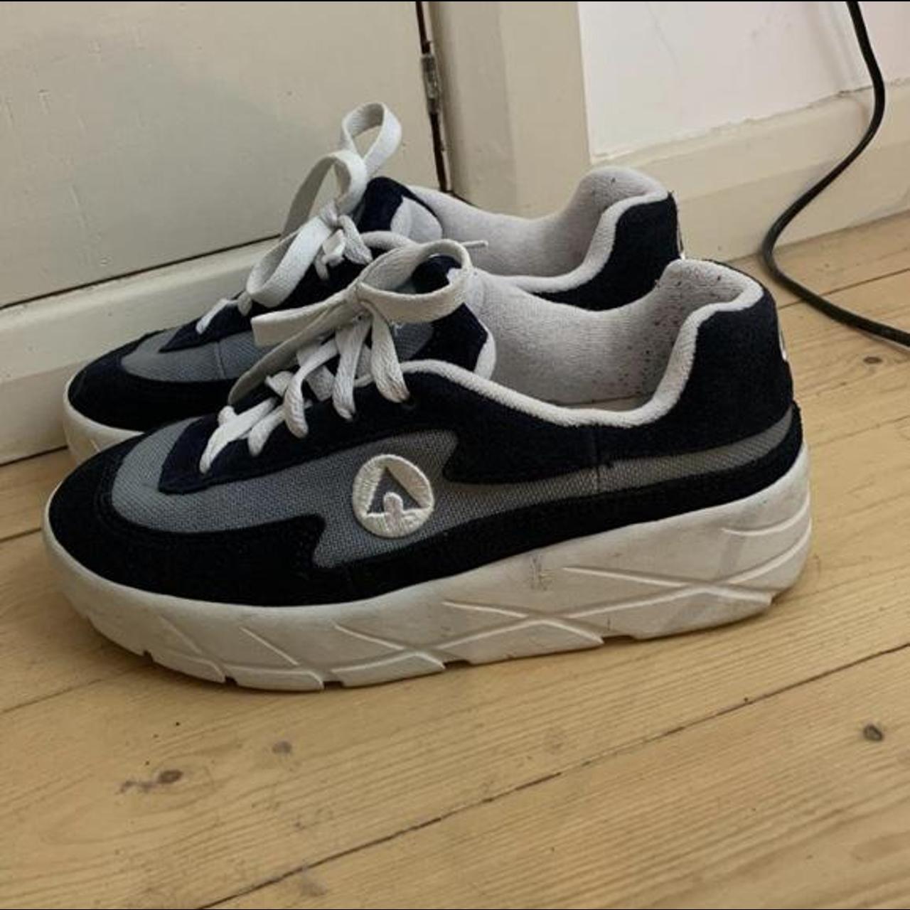 airwalk skate trainers