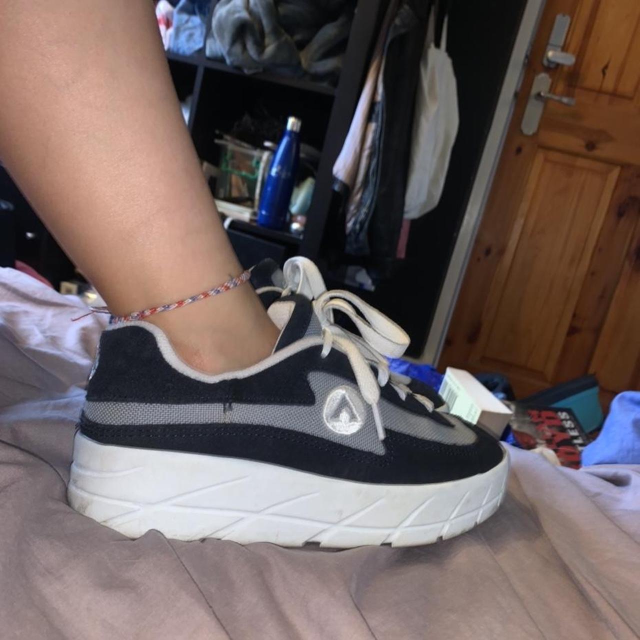 airwalk skate trainers