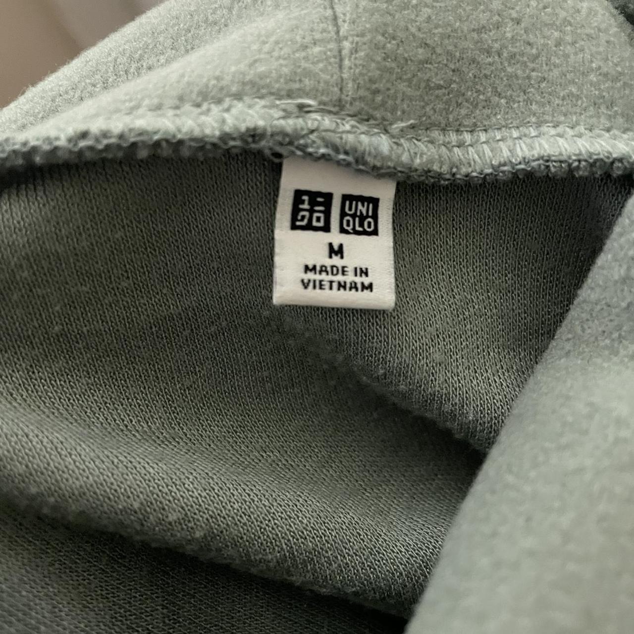 UNIQLO Green Turtleneck Skivvy Top ~ size M ~ shown... - Depop