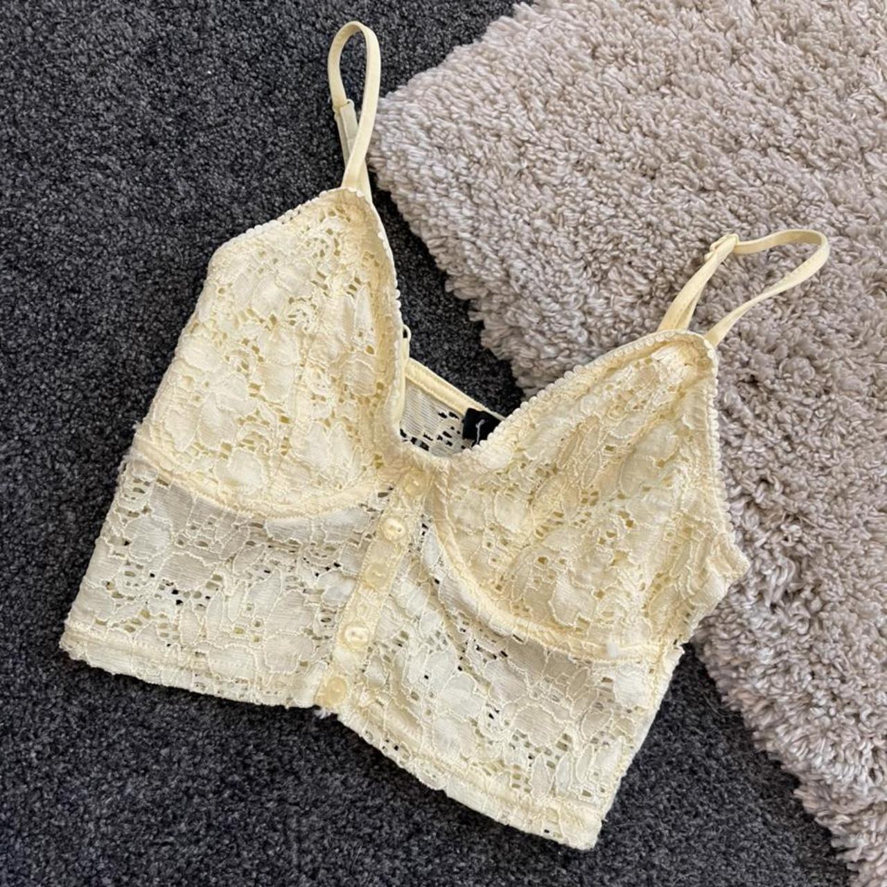 ***FREE SHIPPING*** Lace crop top Uk 6 Depop