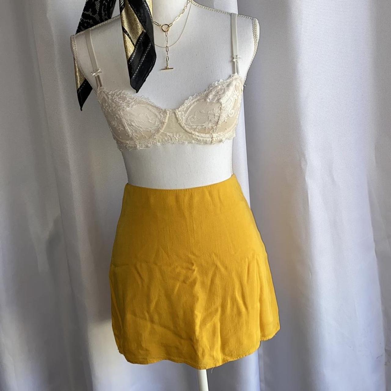 Short mustard yellow on sale skirt