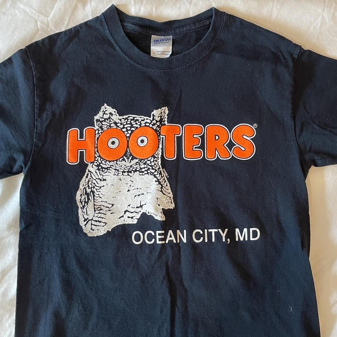 Vintage early 2000s hooters graphic tee with no... - Depop