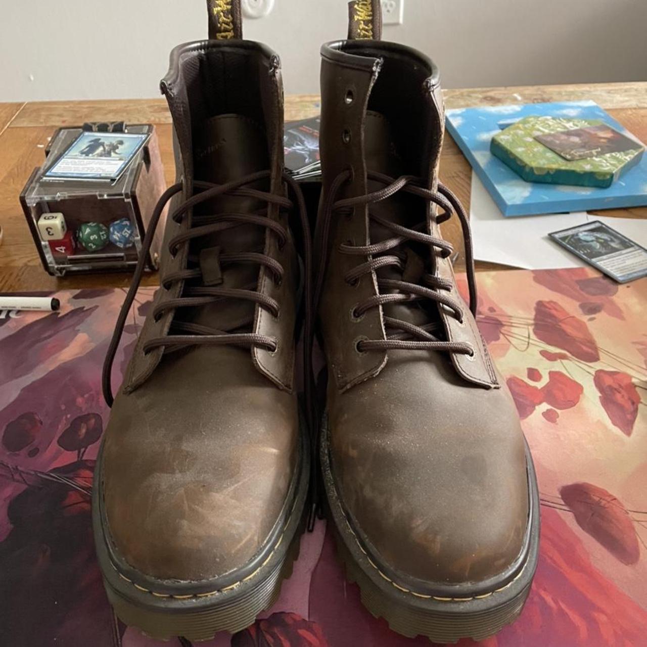 Dr martens airwair clearance boots with bouncing soles