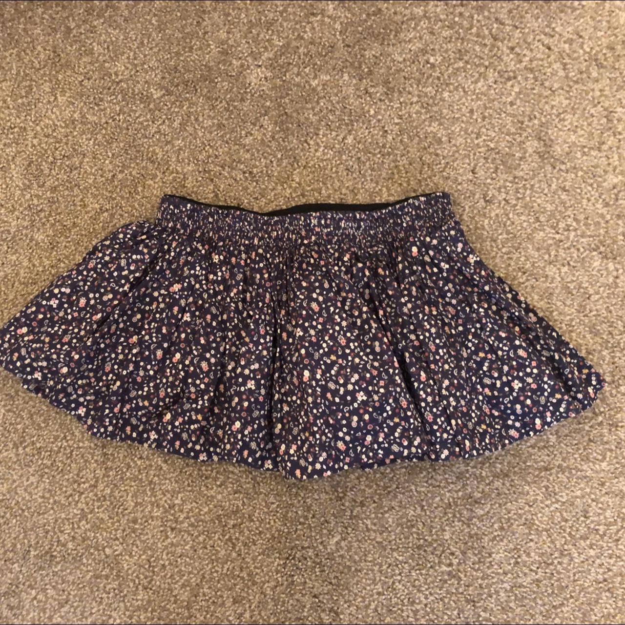 Old school Jack wills floral skirt with elastic... - Depop