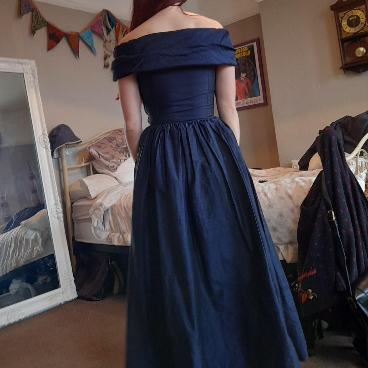 EXTRA PHOTOS** Absolutely stunning Laura Depop