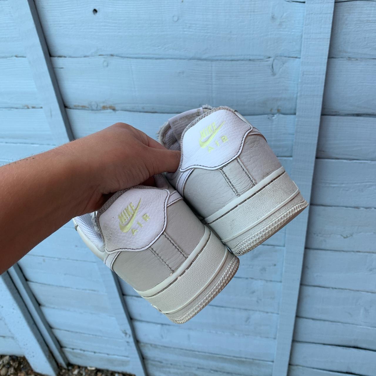 air force with fluffy tongue