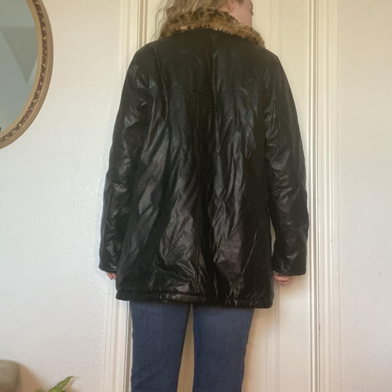 American Vintage Women's Black Coat (4)