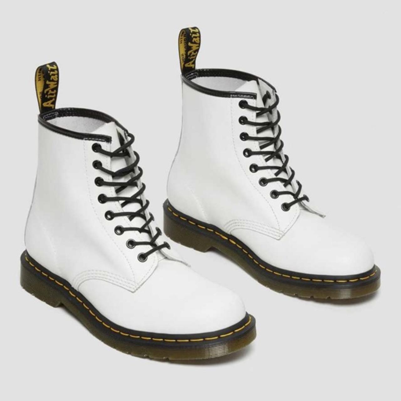 WOMEN’S WHITE DR. MARTEN SMOOTH LEATHER LACE UP... - Depop