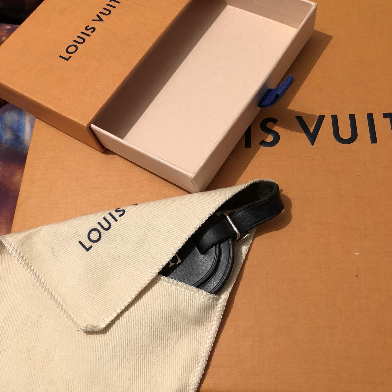 Love vintage Louis Vuitton luggage tag in Matt black - Depop