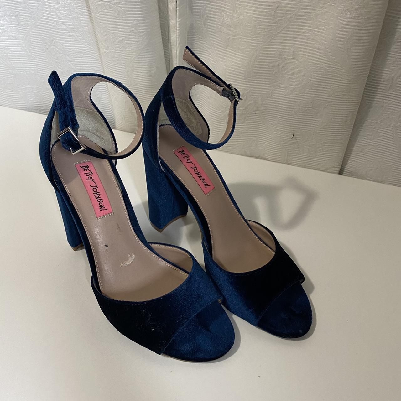 Betsy Johnson heels in a navy blue electric blue Ish... - Depop