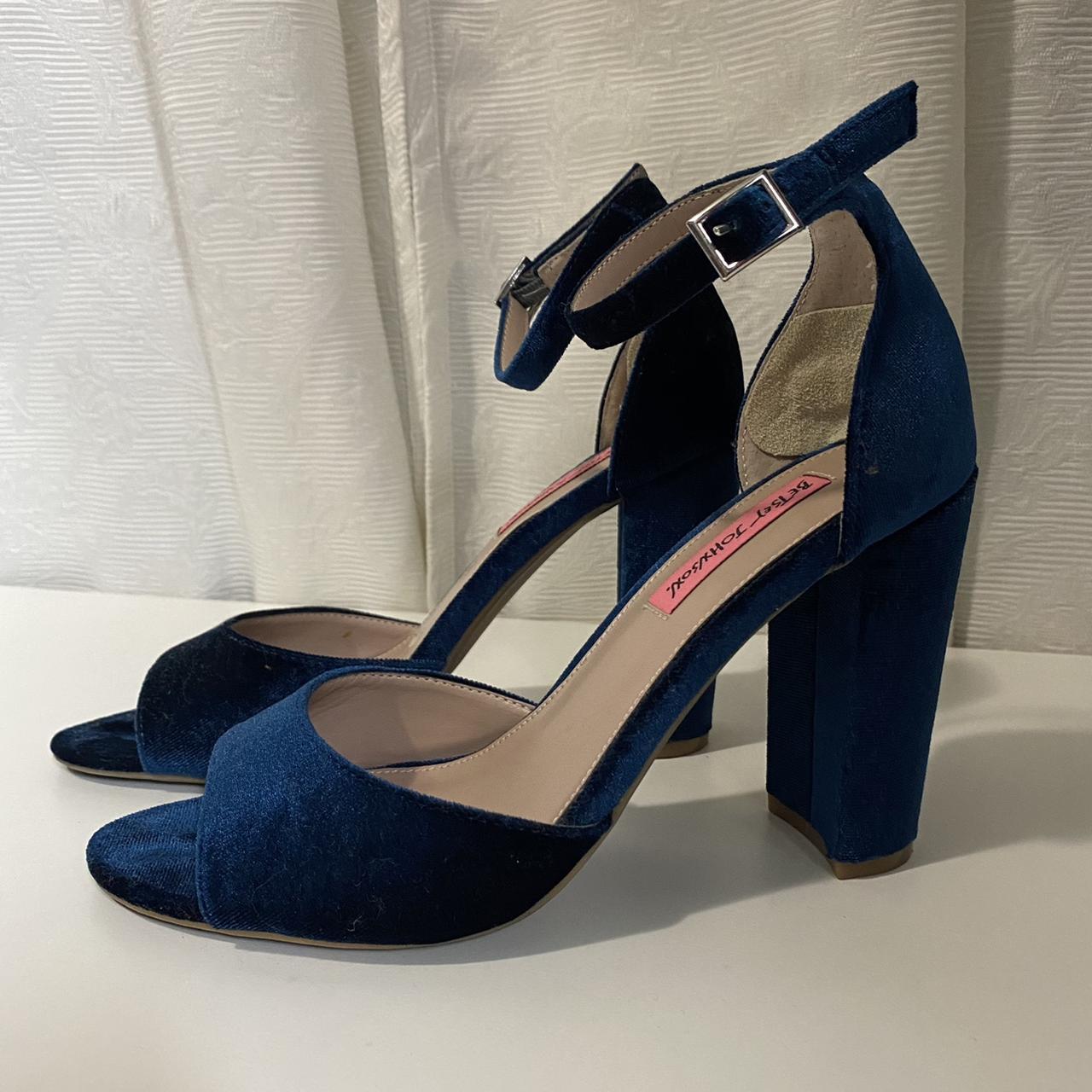 Betsy Johnson heels in a navy blue electric blue Ish... - Depop