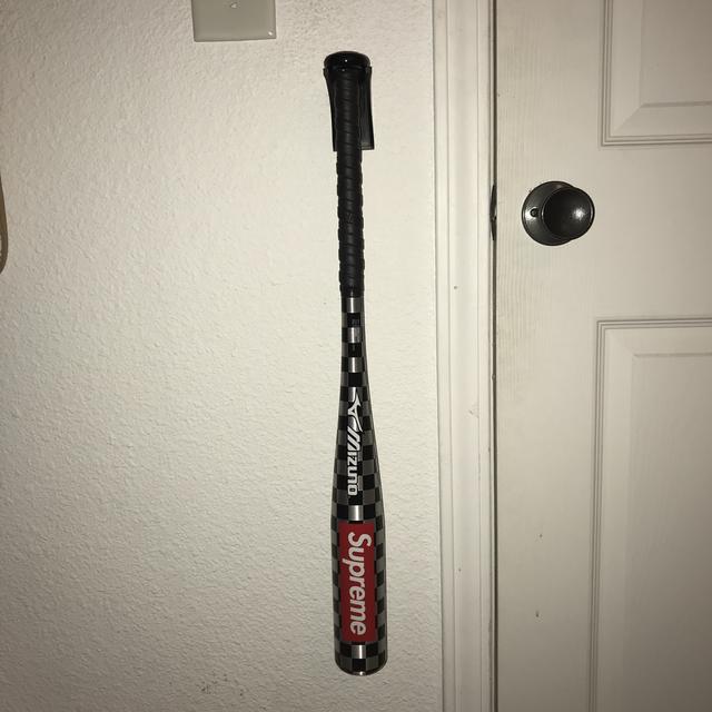 Supreme mizuno shop bat