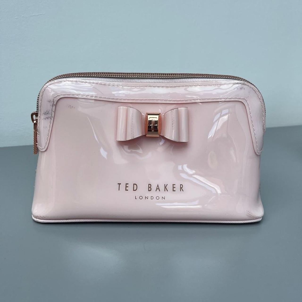 Ted baker make up bag Has been used and has signs... Depop