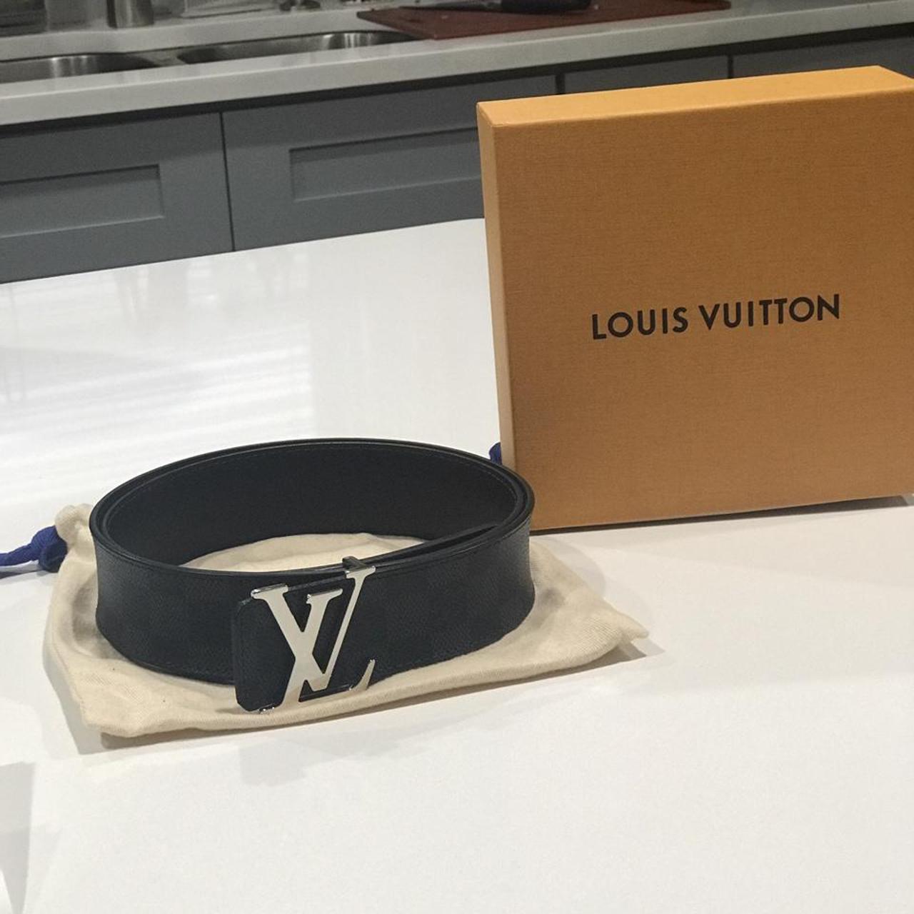 Mens Designer Clothes  LOUIS VUITTON leather belt with silver