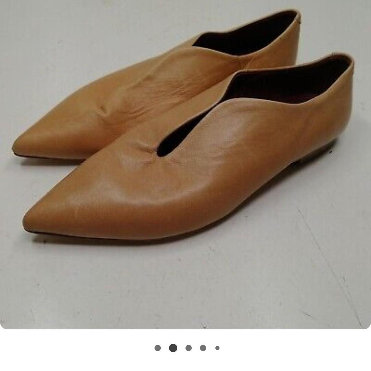Tan Zara leather flats. Great condition. Says size 3... - Depop